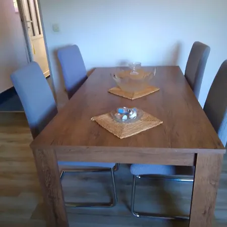 Apartman Ankica Dekovici Bb *