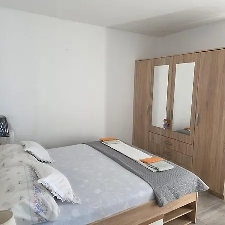 Apartment Ankica Dekovici Bb *